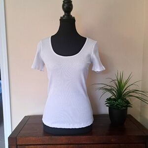 Wilfred White Ribbed Top Scoop Neck Short Sleeved Tee Fitted